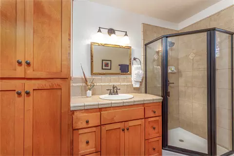 Bath - 42854 Sierra Dr, Three Rivers, CA 93271 photo 1 of 3