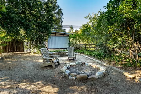 Exterior - 42854 Sierra Dr, Three Rivers, CA 93271 photo 12 of 24