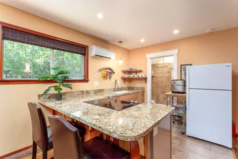 Kitchen - 42854 Sierra Dr, Three Rivers, CA 93271 photo 4 of 5