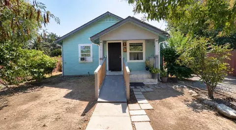 826 N West St, Visalia, CA 93291