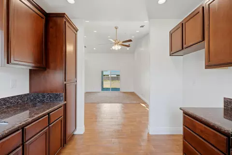 Entry Way - 820 S Wright Way, Tulare, CA 93274 photo 4 of 4