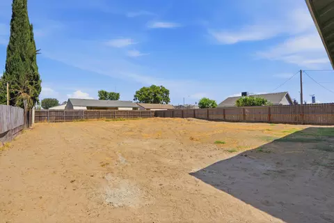 Exterior - 820 S Wright Way, Tulare, CA 93274 photo 9 of 9