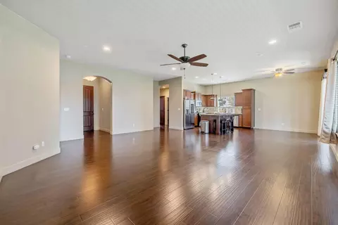 Living - 1499 Durango St, Tulare, CA 93274 photo 2 of 5