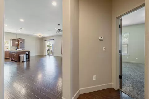 Entry Way - 1499 Durango St, Tulare, CA 93274 photo 5 of 12