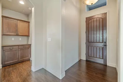 Entry Way - 1499 Durango St, Tulare, CA 93274 photo 2 of 12