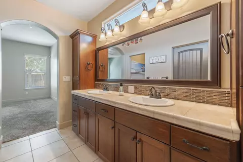 Entry Way - 1499 Durango St, Tulare, CA 93274 photo 8 of 12