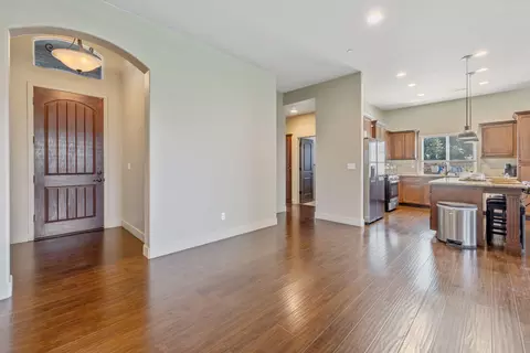 Entry Way - 1499 Durango St, Tulare, CA 93274 photo 9 of 12