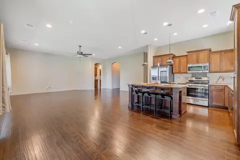 Living - 1499 Durango St, Tulare, CA 93274 photo 5 of 5