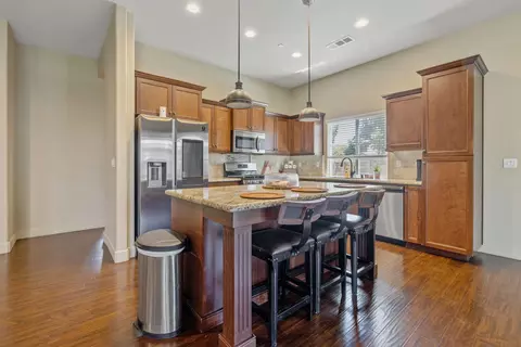 Kitchen - 1499 Durango St, Tulare, CA 93274 photo 1 of 4
