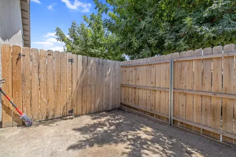 Exterior - 1499 Durango St, Tulare, CA 93274 photo 8 of 13