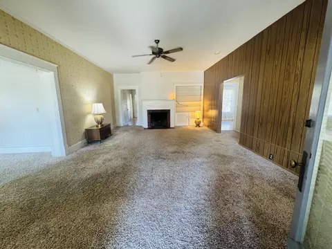 Living - 406 S E St, Exeter, CA 93221 photo 1 of 4