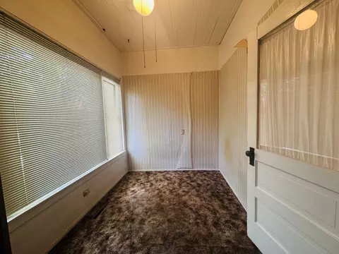 Exterior - 406 S E St, Exeter, CA 93221 photo 7 of 12