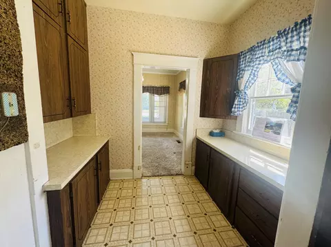 Kitchen - 406 S E St, Exeter, CA 93221 photo 1 of 2