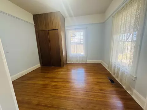 Bedroom - 406 S E St, Exeter, CA 93221 photo 3 of 4