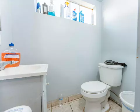 Bath - 32934 Road 158, Ivanhoe, CA 93235 photo 3 of 3