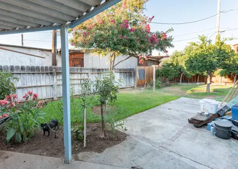 Exterior - 32934 Road 158, Ivanhoe, CA 93235 photo 5 of 8