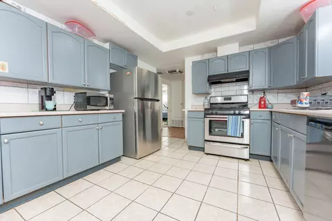 Kitchen - 32934 Road 158, Ivanhoe, CA 93235 photo 2 of 2