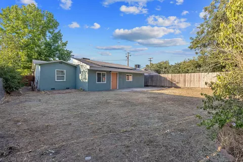 Exterior - 1019 E Laurel Ave, Visalia, CA 93292 photo 8 of 10