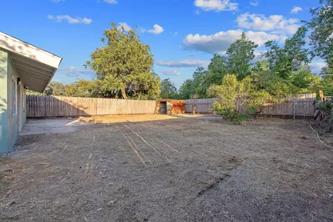 Exterior - 1019 E Laurel Ave, Visalia, CA 93292 photo 9 of 10