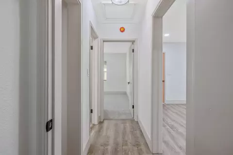 Entry Way - 1019 E Laurel Ave, Visalia, CA 93292 photo 2 of 5