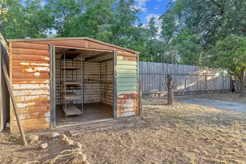 Exterior - 1019 E Laurel Ave, Visalia, CA 93292 photo 10 of 10