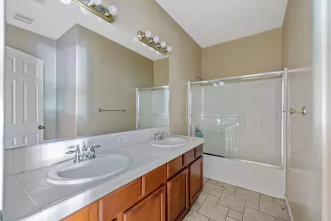 Bath - 2715 E La Vida Ave, Visalia, CA 93292 photo 1 of 3