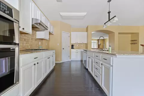 Entry Way - 2715 E La Vida Ave, Visalia, CA 93292 photo 1 of 1