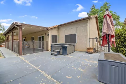 Exterior - 2715 E La Vida Ave, Visalia, CA 93292 photo 6 of 12