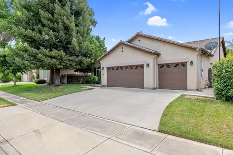 Exterior - 2715 E La Vida Ave, Visalia, CA 93292 photo 2 of 12