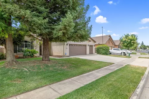 Exterior - 2715 E La Vida Ave, Visalia, CA 93292 photo 3 of 12