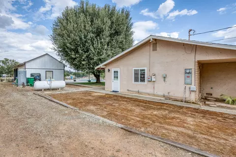Exterior - 5602 N Mccall Ave, Clovis, CA 93619 photo 8 of 27