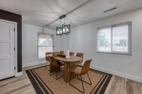 Dining - 5602 N Mccall Ave, Clovis, CA 93619 photo 2 of 3