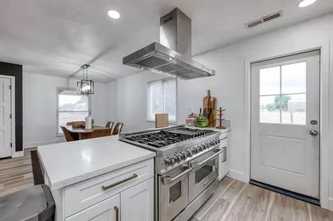 Kitchen - 5602 N Mccall Ave, Clovis, CA 93619 photo 2 of 3