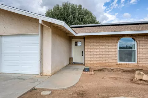 Exterior - 5602 N Mccall Ave, Clovis, CA 93619 photo 6 of 27