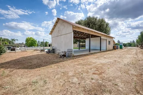 Exterior - 5602 N Mccall Ave, Clovis, CA 93619 photo 11 of 27
