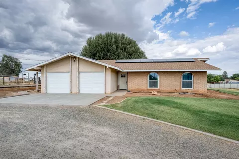Exterior - 5602 N Mccall Ave, Clovis, CA 93619 photo 5 of 27