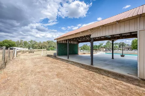 Exterior - 5602 N Mccall Ave, Clovis, CA 93619 photo 9 of 27