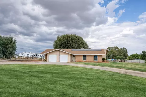 Exterior - 5602 N Mccall Ave, Clovis, CA 93619 photo 2 of 27