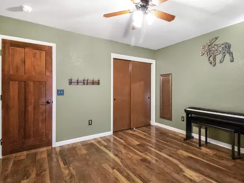 Bedroom - 1316 E Paradise Ct, Visalia, CA 93292 photo 3 of 4