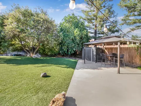 Exterior - 1316 E Paradise Ct, Visalia, CA 93292 photo 8 of 8