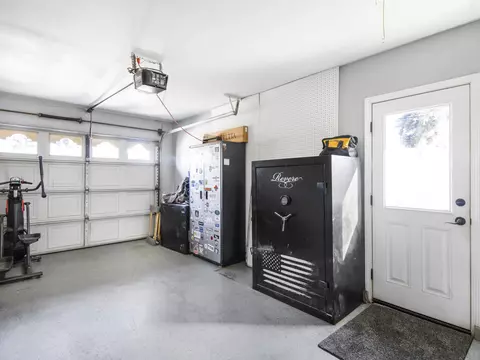 Other - 1316 E Paradise Ct, Visalia, CA 93292 photo 3 of 7