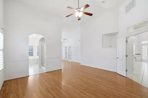 Living - 6100 W School Ave, Visalia, CA 93291 photo 5 of 5