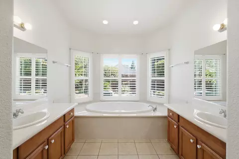 Bath - 6100 W School Ave, Visalia, CA 93291 photo 2 of 9