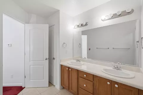 Bath - 6100 W School Ave, Visalia, CA 93291 photo 8 of 9