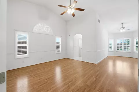 Living - 6100 W School Ave, Visalia, CA 93291 photo 4 of 5