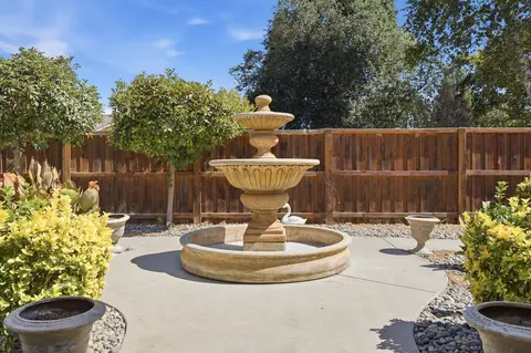 Exterior - 6100 W School Ave, Visalia, CA 93291 photo 7 of 13