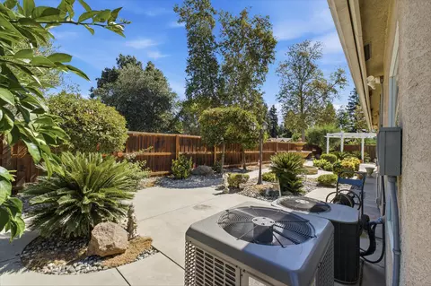 Exterior - 6100 W School Ave, Visalia, CA 93291 photo 9 of 13
