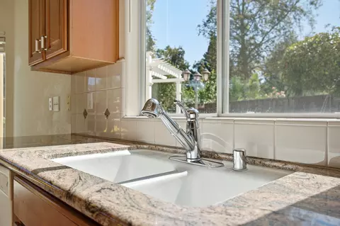 Kitchen - 6100 W School Ave, Visalia, CA 93291 photo 4 of 6
