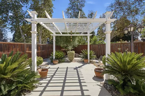 Exterior - 6100 W School Ave, Visalia, CA 93291 photo 11 of 13