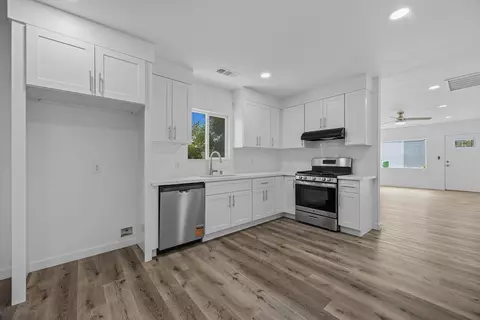 Entry Way - 309 S Quince Ave, Exeter, CA 93221 photo 1 of 3